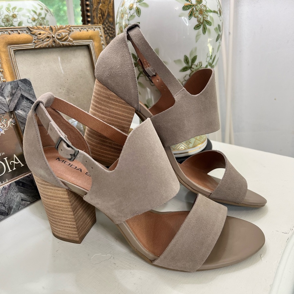 Moda Spana Block heel Suede sandals